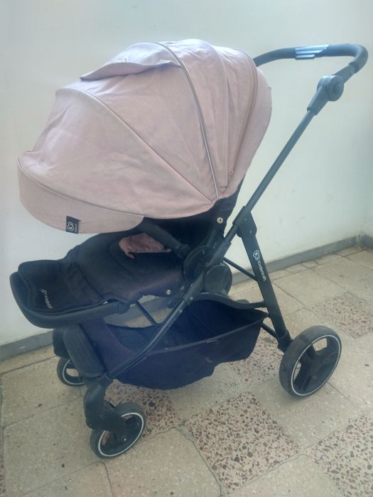 Cărucior sport pentru plimbare, în stare perfectă.  Reglabil pe spate!