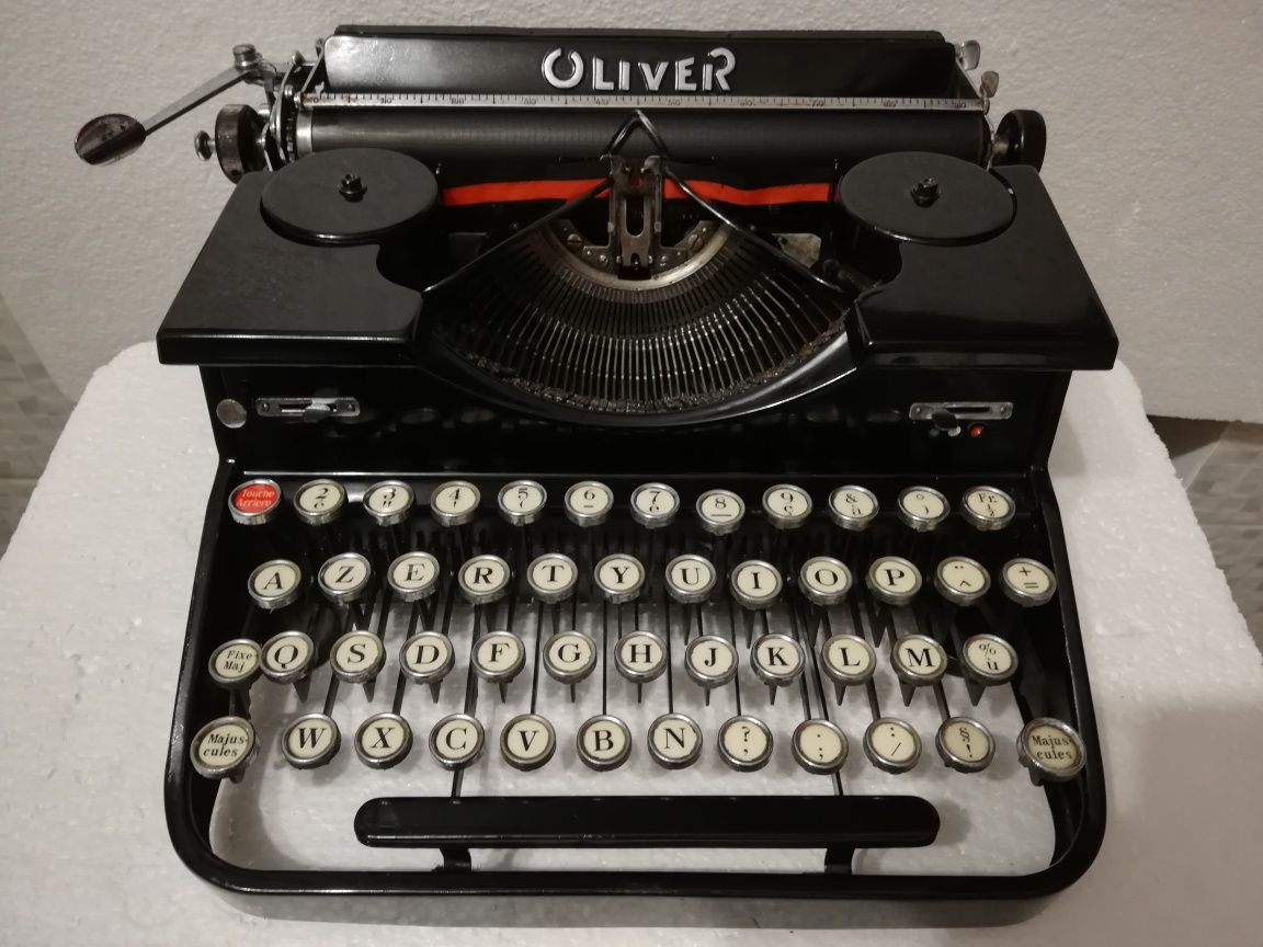 Mașină de scris oliver
