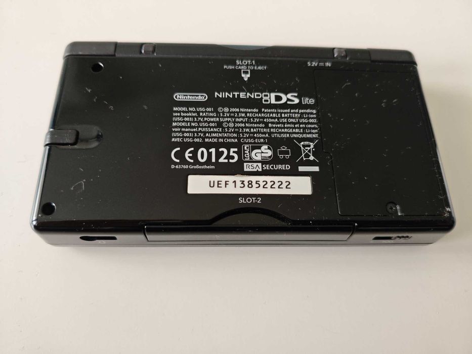 Nintendo DS Lite - качени много игри