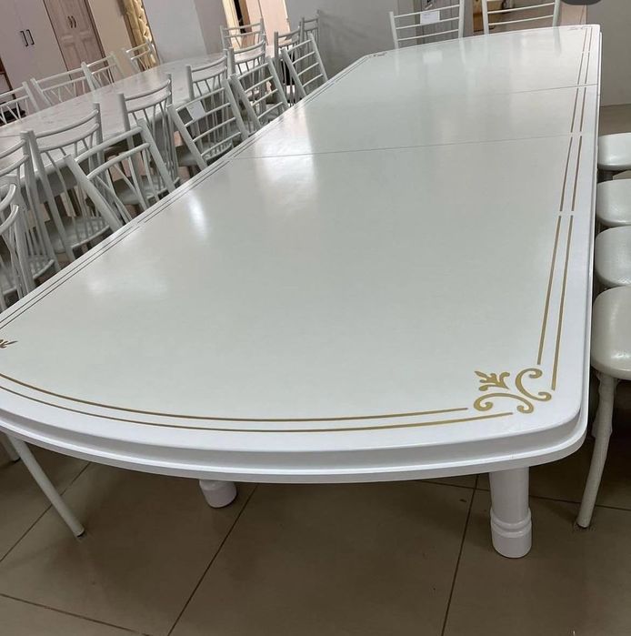 Стол сатылады. Ұзындығы 2,5м-3,0м  ені1,10м. Бағасы 50000т