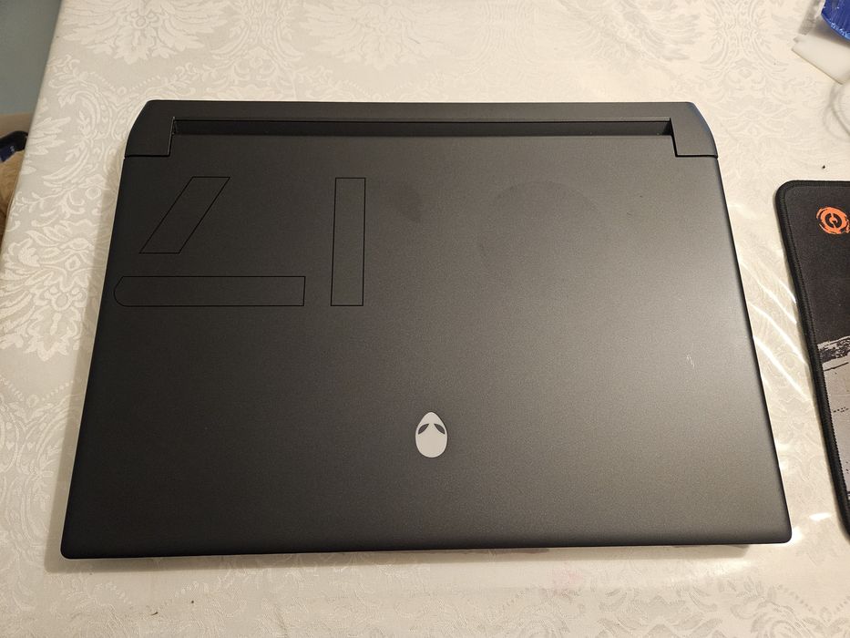 Alienware M17 R5 AMD