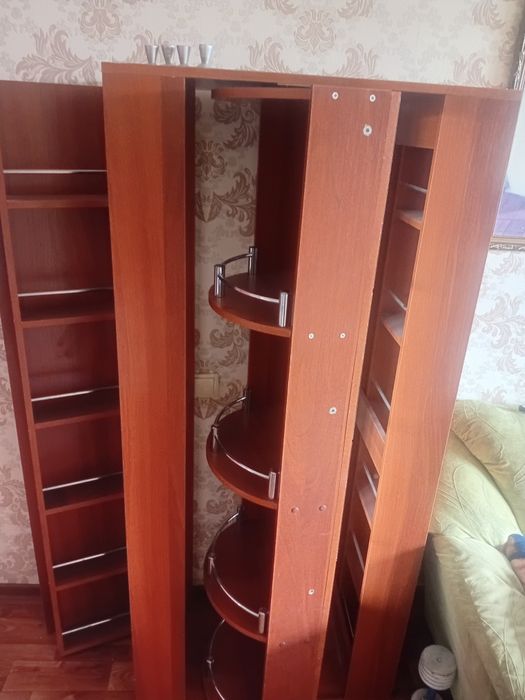 Продам шкаф в нормальном состояние