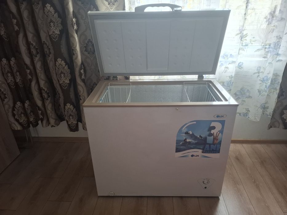 Vind lada frigorifica pret 700 lei