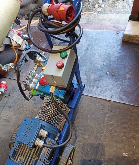 Pompă spălătorie CAT 350 presiune 150 bari 15liti minut