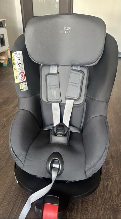 Britax Romer Dualfix i-Size M стол за кола + подложка подарък