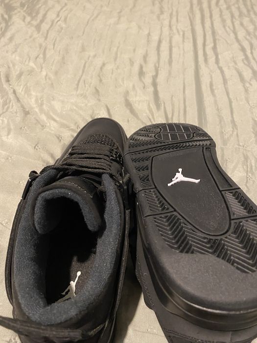 Jordan 4 black cat