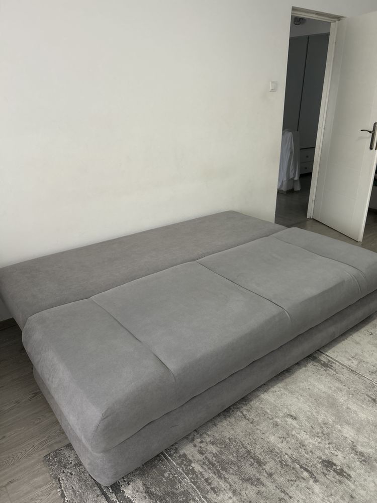 Canapea extensibila cu loc de depozitare