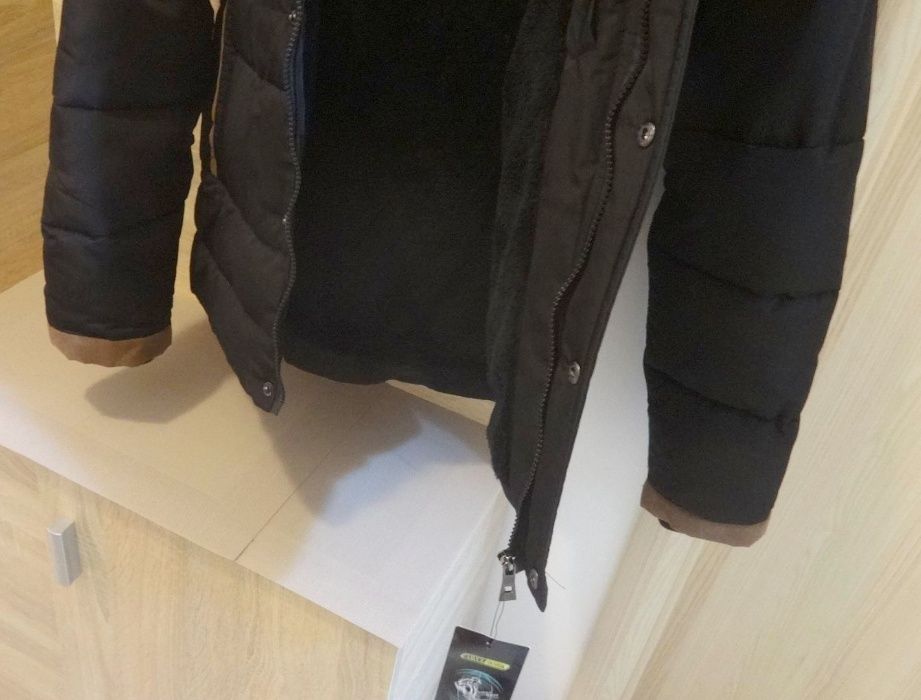 Geaca de iarna barbati, marime L, captuseala imblanita, negru, noua