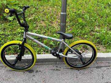 Велосипед BMX неразличим от нов