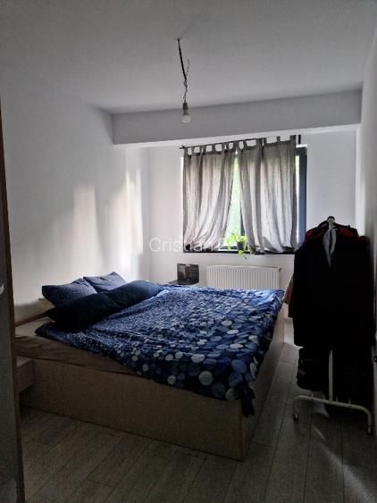 Proprietar vand apartament 2 camere bloc nou zona verde