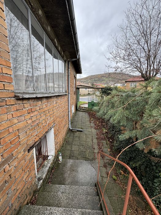 Къща в Песнопой 1990г./тухла/на главен път