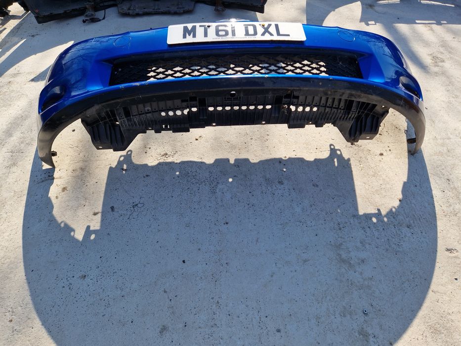 Bara fata Toyota Auris Facelift 2011