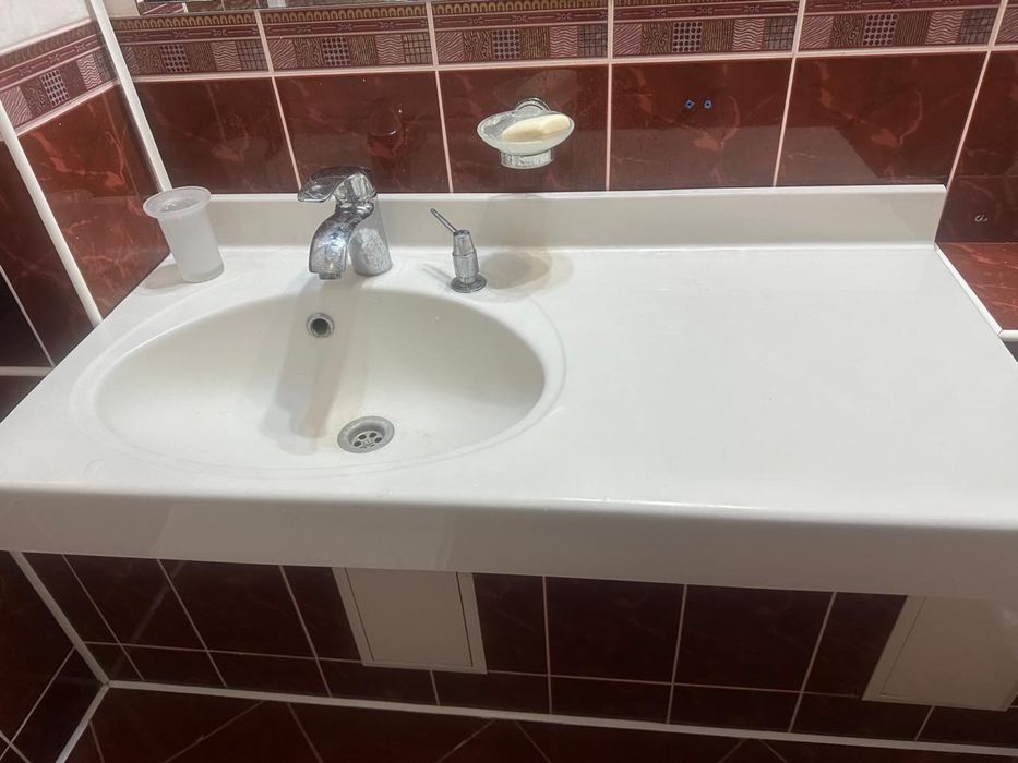 Продам раковину со столешницей