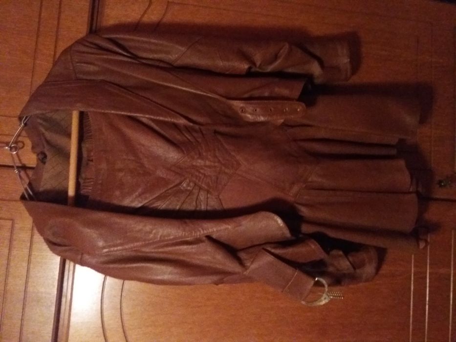 Vand costum piele și cojoc