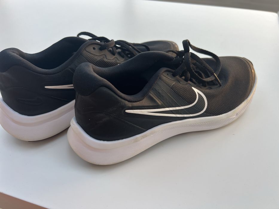 Продавам чисто нови маратонки Nike unisex