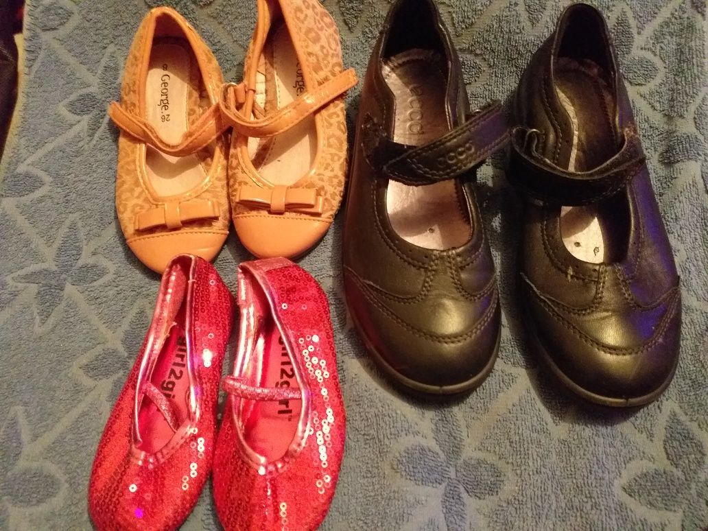 Pantofi de copiii purtați o singura data pt serbare sau ocazi