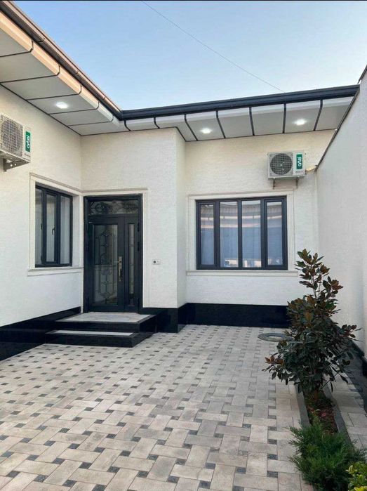 Срочно сдается евродом 3 комнаты,1,5 сотки.Азербайджанский центр.