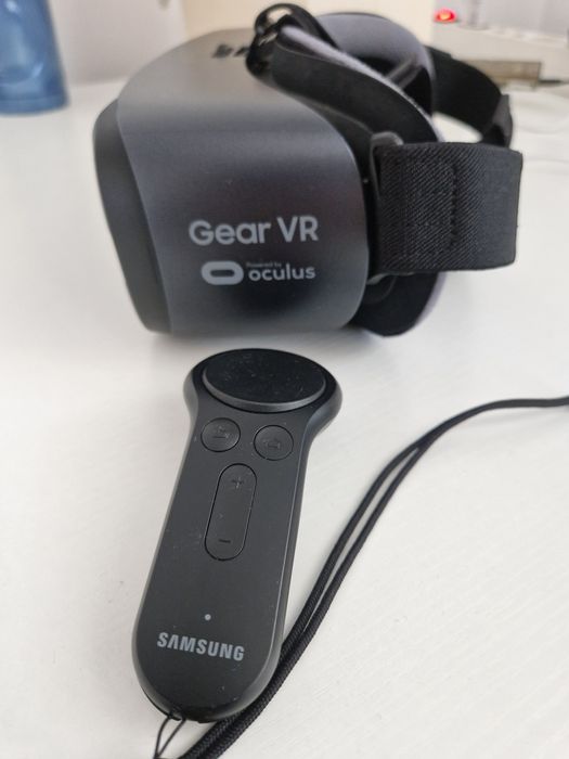 Samsung Gear VR R325 - Ochelari de realitate virtuală + Controller