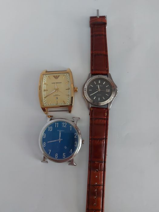 Часы наручные кварцевые.