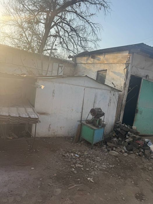 Гараж сотилади 20кв