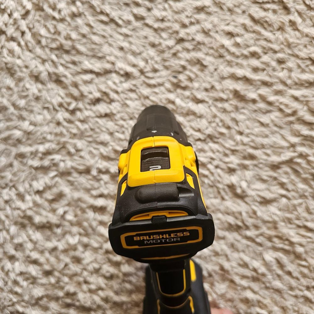 Нов комби винтоверт Dewalt DCD709  Деволт