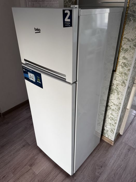 Новый холодильник с документами, в использовании месяц