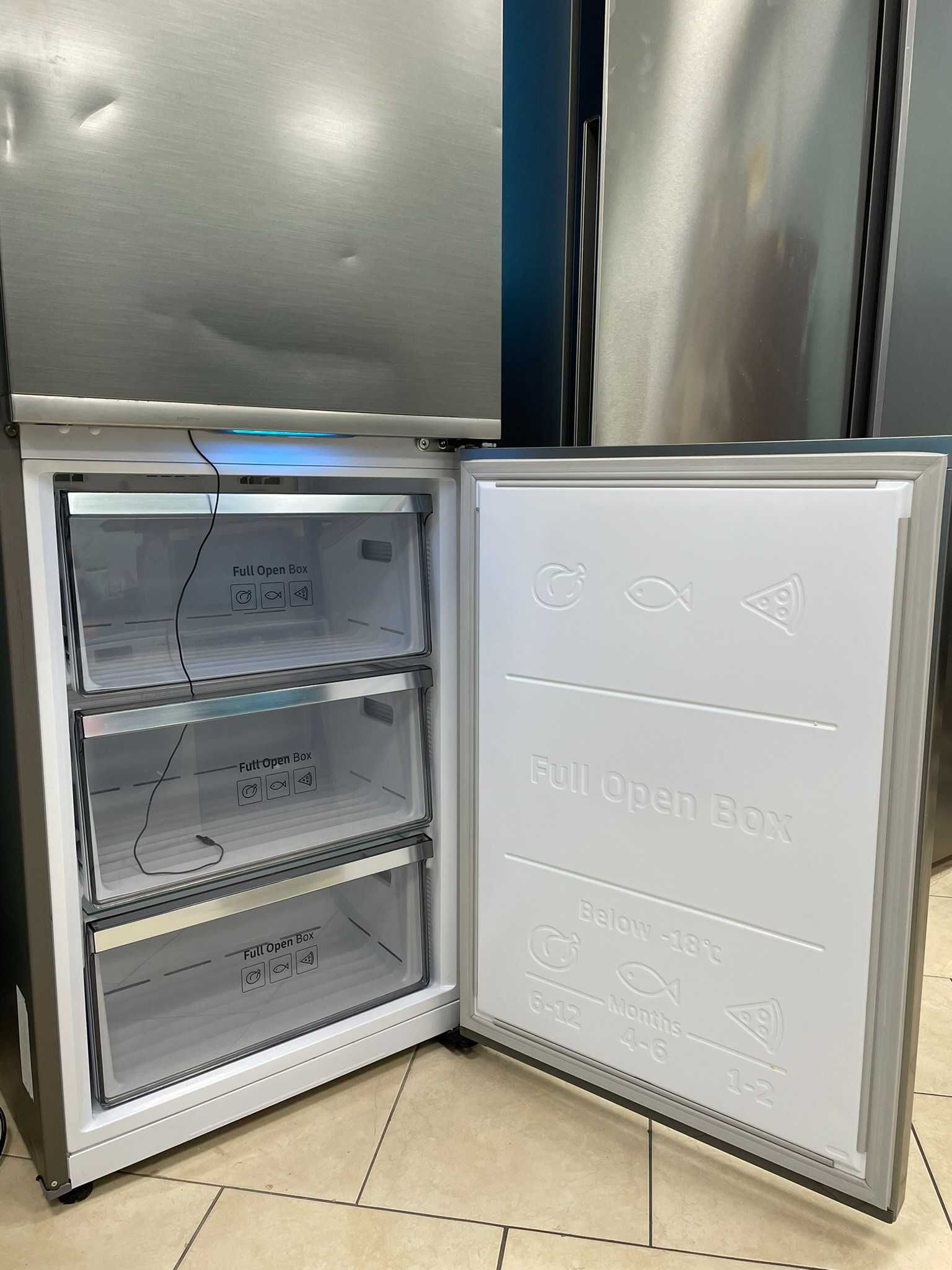 Хладилник с фризер SAMSUNG RL36R8739S9, 368 л.