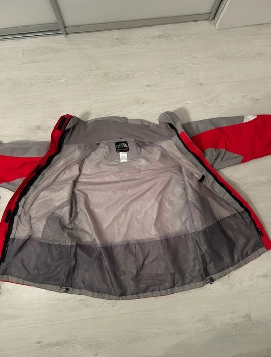 Vând Jacheta The North face cu model fleece