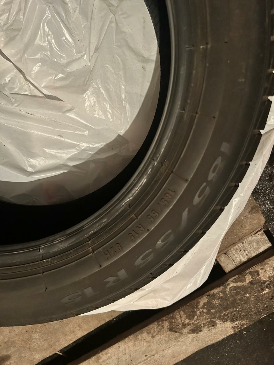 Продам шины новые Pirelli  185/55/15