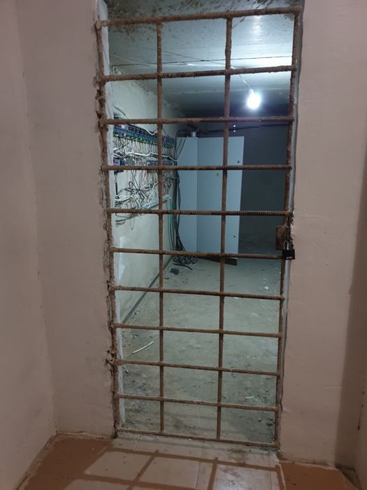 Продам  двери из арматурый