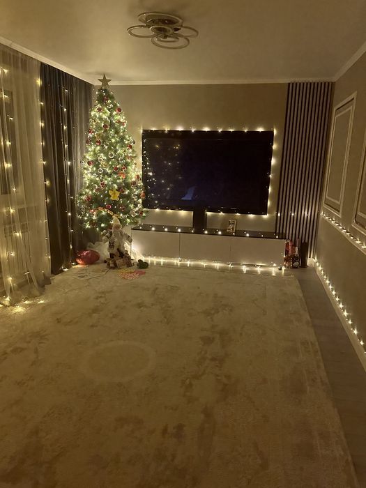 Продам красивую пышную елку