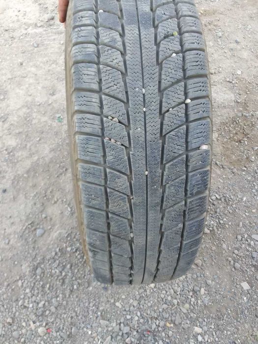 Продам зимние шины на липучках