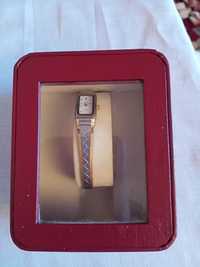 Продается швейцарские женские наручные часы в отличном состоянии