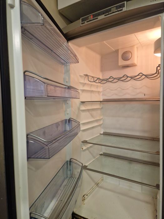 Хладилник с фризер AEG