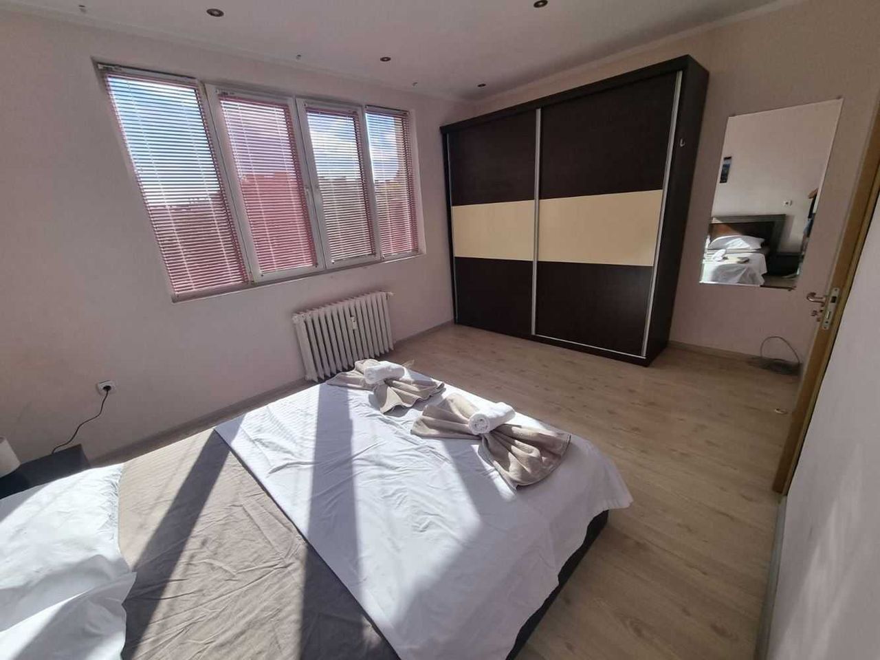 Дава се под наем Тристаен апартамент в Пловдив, Кършияка - 110 кв.м за 550 € - Снимка #7
