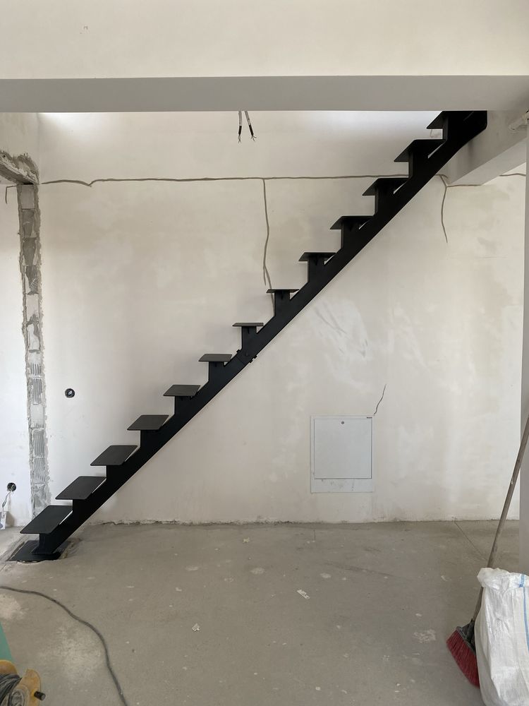 Scari interior / exterior din teava si profile meralice