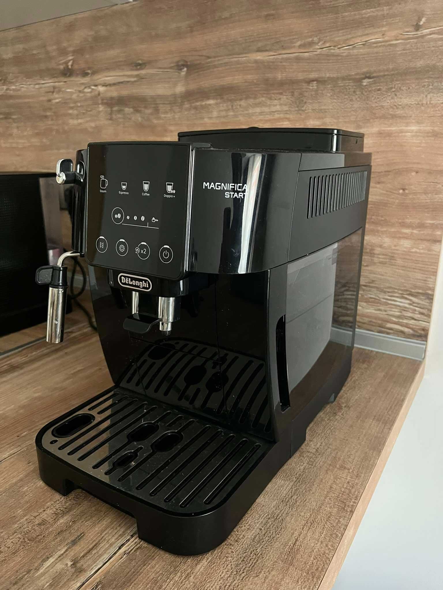 Kафеавтомат DeLonghi Magnifica Start
