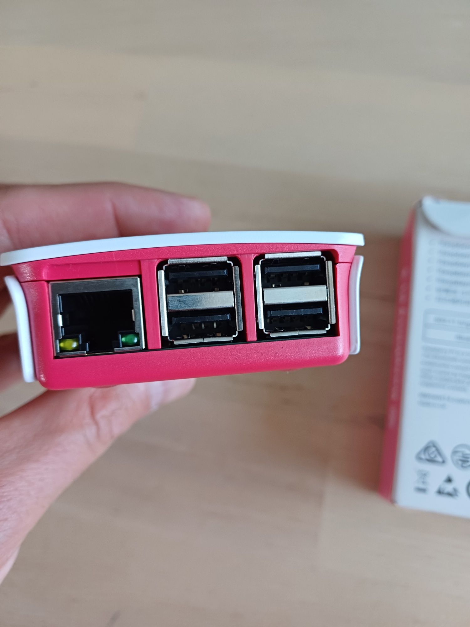 Vând Raspberry Pi 3 model B