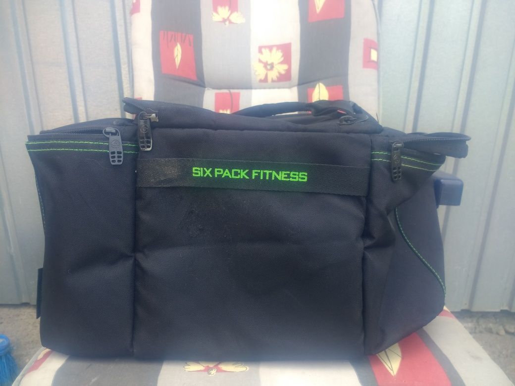 Vând geanta fitness 400 ron