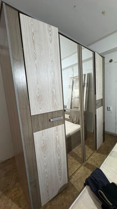 Продается спальный комплект ,шкаф,кровать,матрас,прикроватные тумбы2