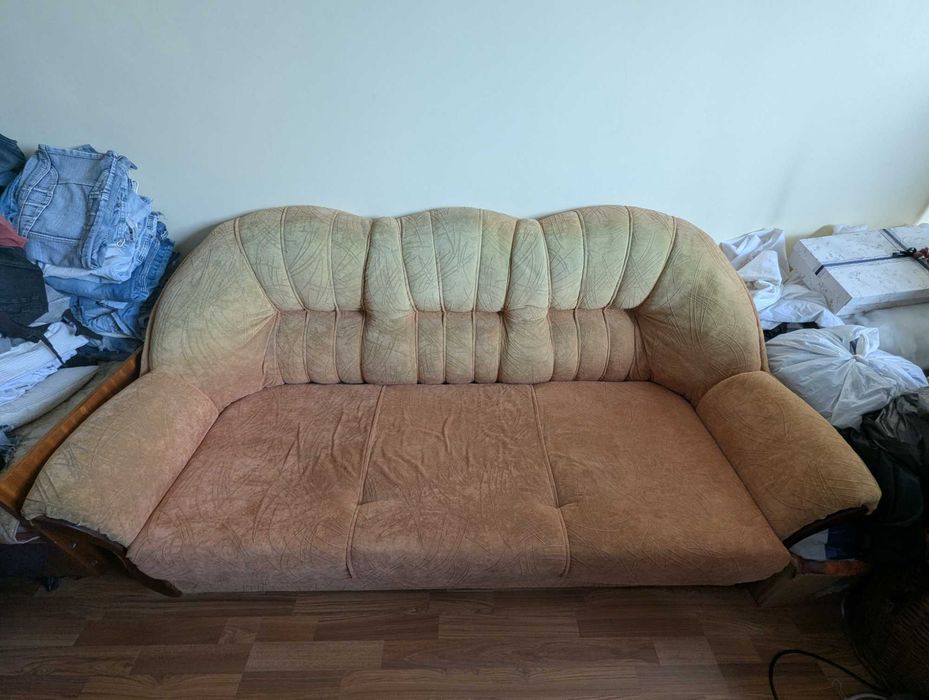 голям разтегателен диван за хол, използван