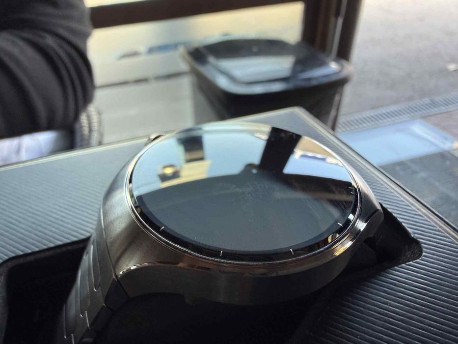 Huawei watch 5 titanium чисто нов с оставаща гаранция 1 година