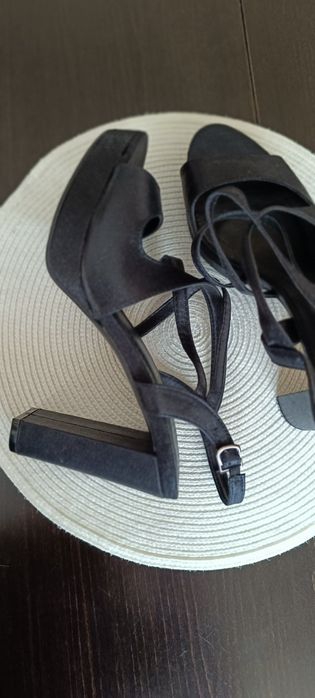 Дамски черни сандали