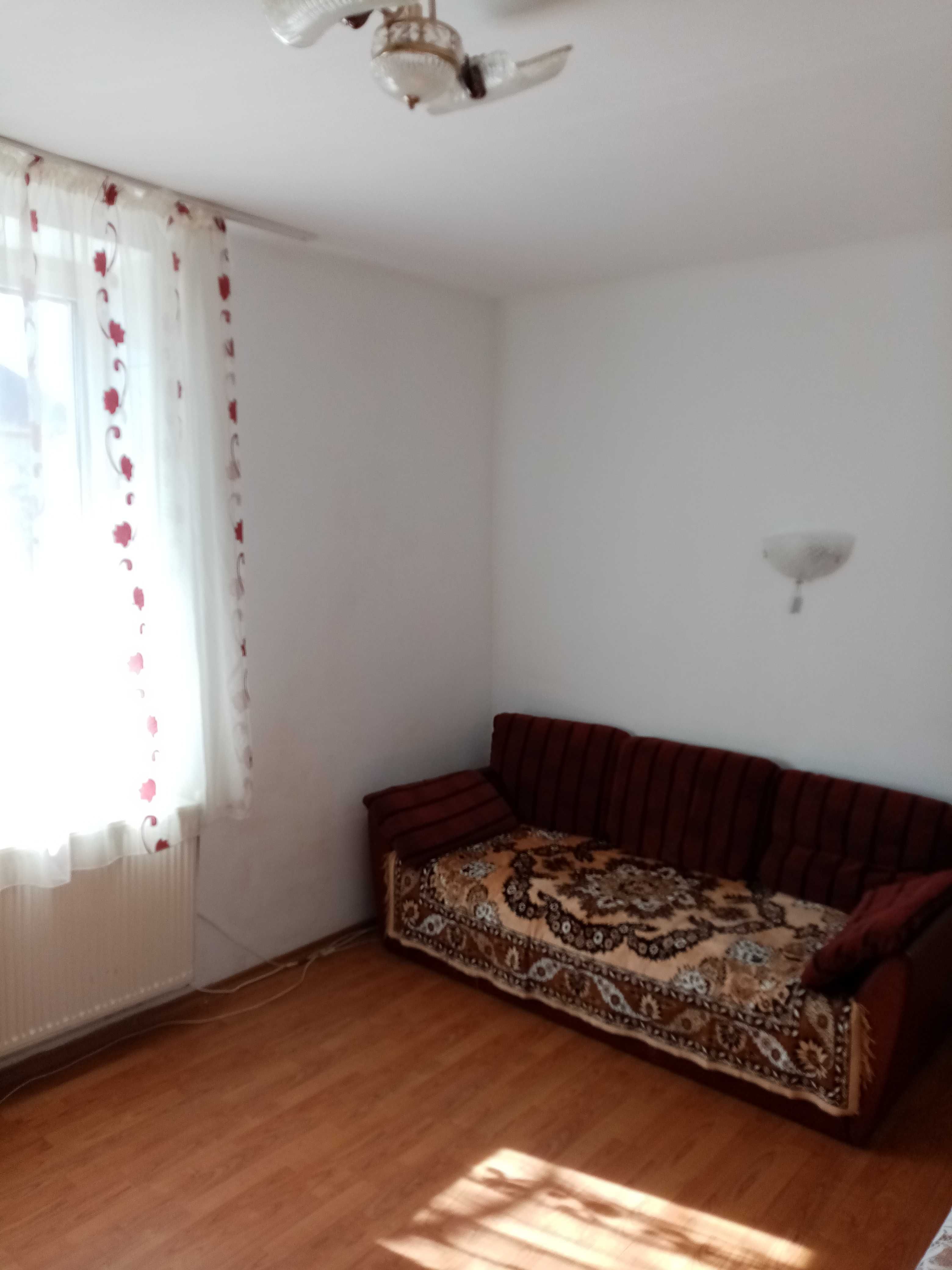 Vând apartament Pașcani