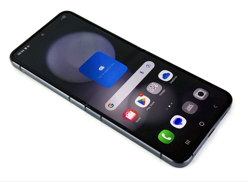 КАТО НОВ! Samsung Galaxy Z Flip 5 5G 512GB 8RAM Graphite Гаранция!