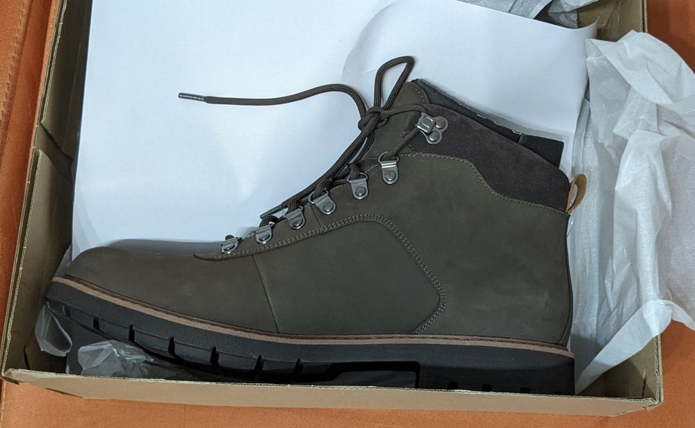 Clarks Goretex - нови водоустойчиви боти