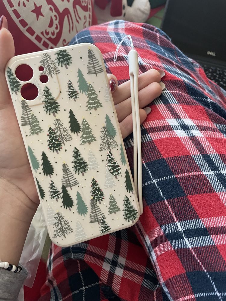 Продавам чисто нови зимни кейсове за Iphone 12