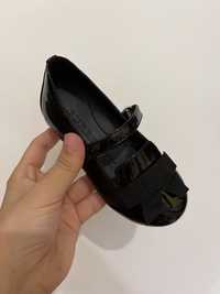 Детская черная лакированная обувь (оригинал Burberry)
