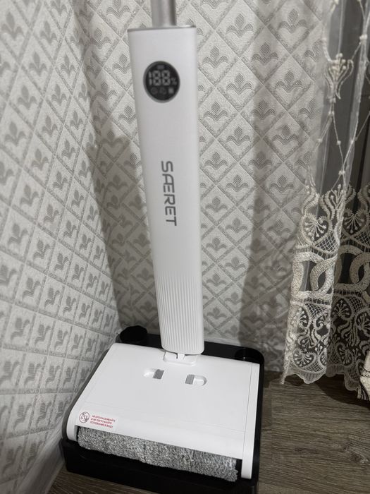 Продается беспроводной вертикальный моющий пылесос