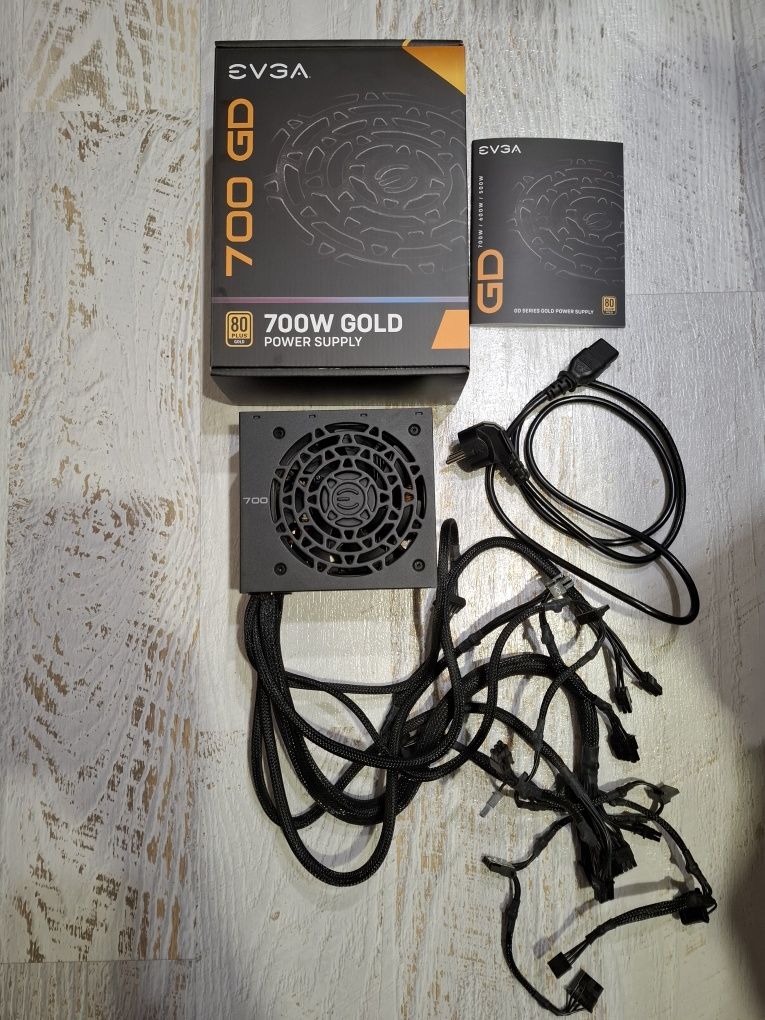 Захранване  EVGA 700 GD